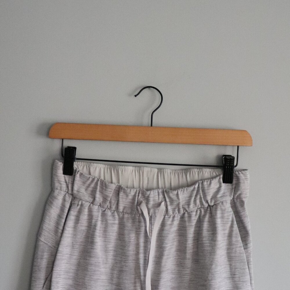 Lululemon Womens White Sz 4 On The Fly Pull On Athletic Stretch Luxtreme Joggers - Picture 4 of 14